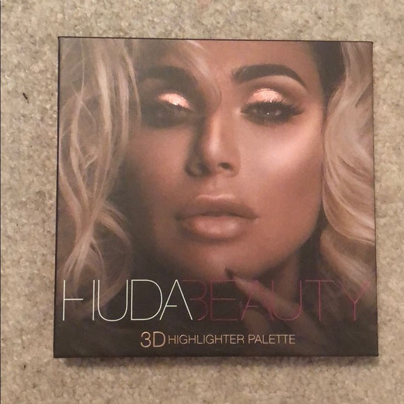 HUDA BEAUTY Other - HUDABEAUTY 3D HIGHLIGHTERS
